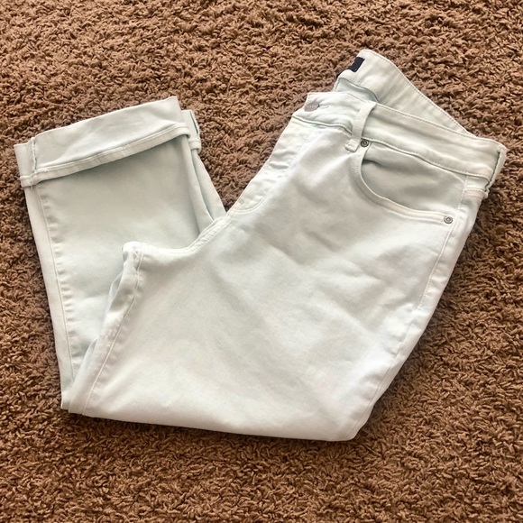 Marilyn Straight Crop Jeans
With Cuffs - Picture 4 of 7